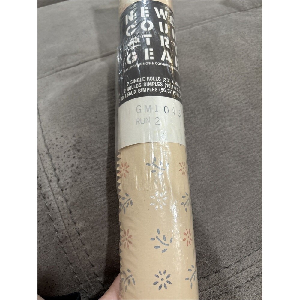 NOS New Country Wallpaper GM1043 Run 2 Beige Floral Sealed VTG — 1 Matching Bolt